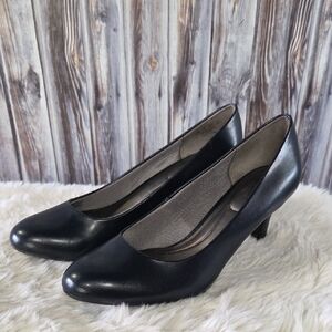 Life Stride Classic Black Heels